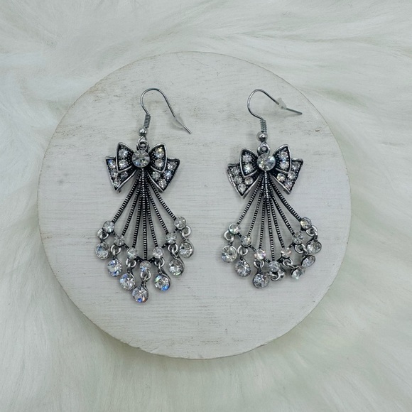 Chandelier Bow Rhinestone Statement Earrings in silver - Picture 2 of 3